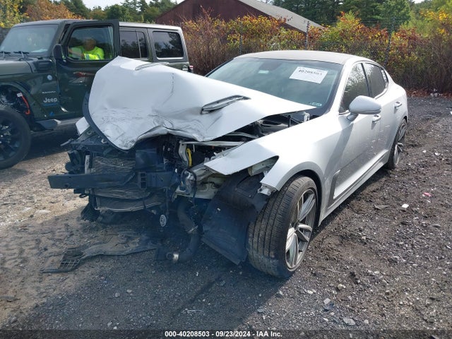KIA Stinger 2018 KNAE15LA3J6022333 Image 2