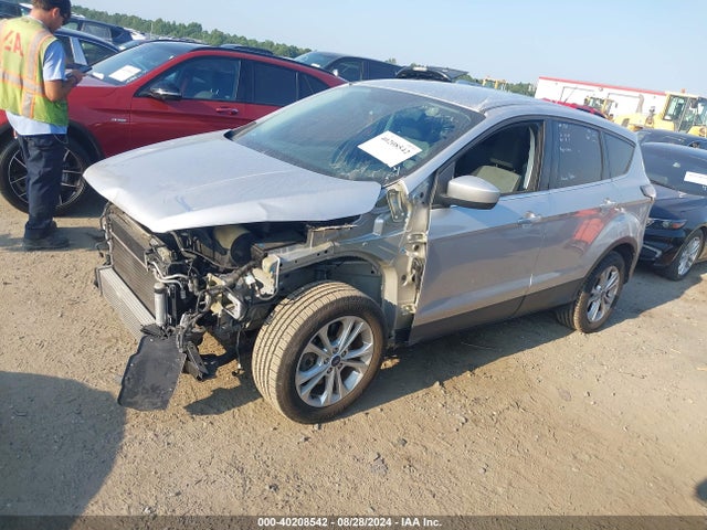 Ford ESCAPE SE 2017 1FMCU0G91HUA31280 Image 2