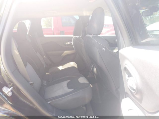 1C4PJMCB6JD547073 Jeep Cherokee Latitude 4x4