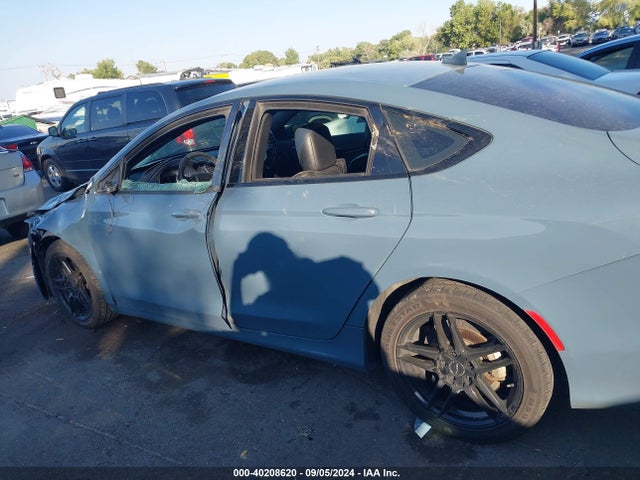 1C3CCCBG4FN686348 Chrysler 200 S