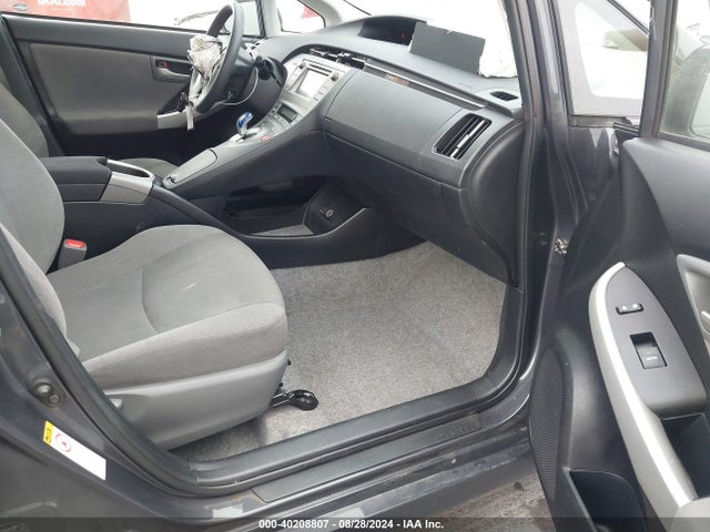 Toyota Prius Two 2014 JTDKN3DU9E1745923 Image 5