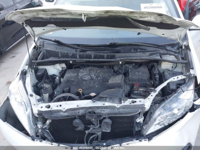 5TDYZ3DC4JS962721 Toyota Sienna Xle Premium 8 Passenger