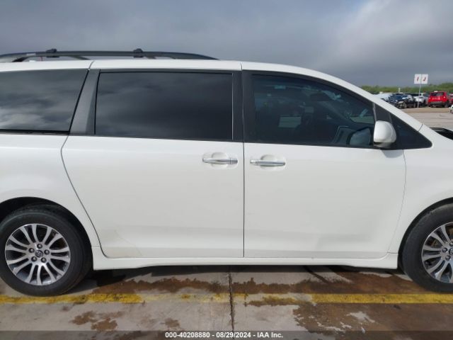 5TDYZ3DC4JS962721 Toyota Sienna Xle Premium 8 Passenger