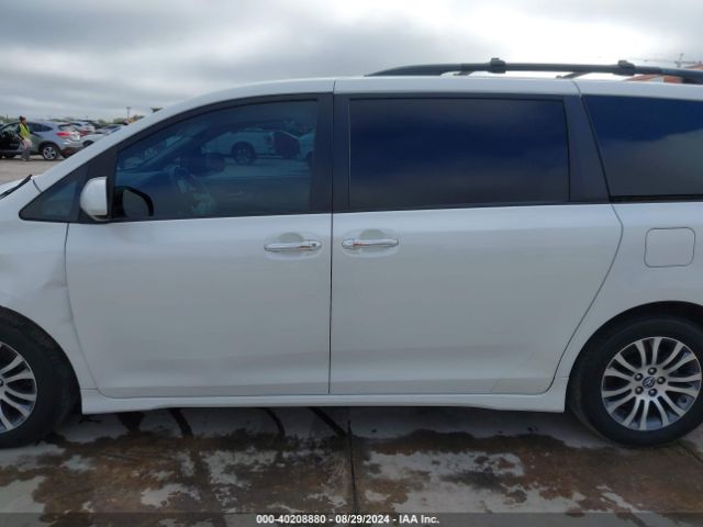 5TDYZ3DC4JS962721 Toyota Sienna Xle Premium 8 Passenger