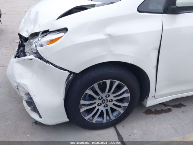 5TDYZ3DC4JS962721 Toyota Sienna Xle Premium 8 Passenger