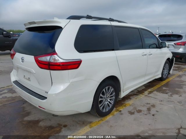 5TDYZ3DC4JS962721 Toyota Sienna Xle Premium 8 Passenger