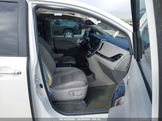 5TDYZ3DC4JS962721 Toyota Sienna Xle Premium 8 Passenger