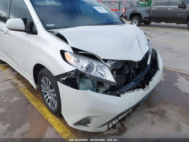 5TDYZ3DC4JS962721 Toyota Sienna Xle Premium 8 Passenger
