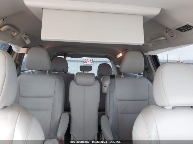 5TDYZ3DC4JS962721 Toyota Sienna Xle Premium 8 Passenger