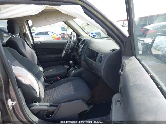 1C4NJPFA4GD659472 Jeep Patriot Latitude