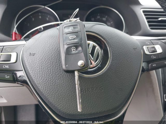 1VWDT7A37HC005830 Volkswagen Passat 1.8t R-line