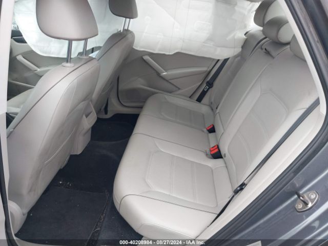 1VWDT7A37HC005830 Volkswagen Passat 1.8t R-line