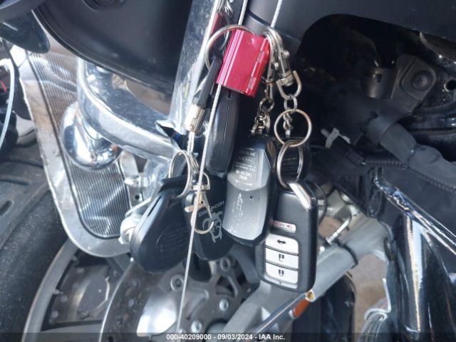 2016 HARLEY-DAVIDSON FLHTCUTG 1HD1MAL1XGB853571 Photo 10