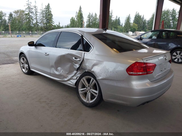 1VWBN7A33EC074950 Volkswagen Passat 2.0l Tdi Se