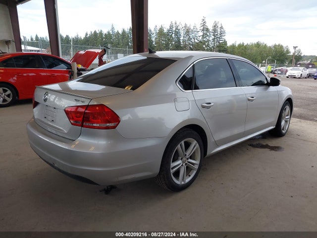 1VWBN7A33EC074950 Volkswagen Passat 2.0l Tdi Se