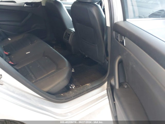 1VWBN7A33EC074950 Volkswagen Passat 2.0l Tdi Se