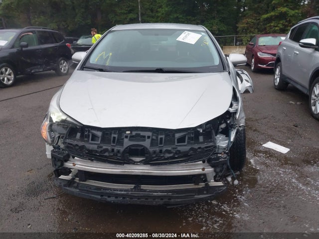 Toyota Prius Two 2016 JTDKBRFU3G3022486 Image 13