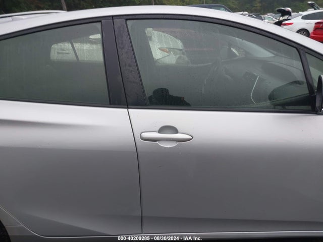 Toyota Prius Two 2016 JTDKBRFU3G3022486 Image 14