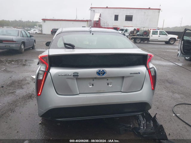 Toyota Prius Two 2016 JTDKBRFU3G3022486 Image 17