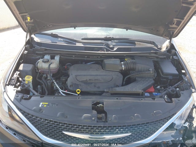 2C4RC1CG8MR555139 Chrysler Voyager Lx