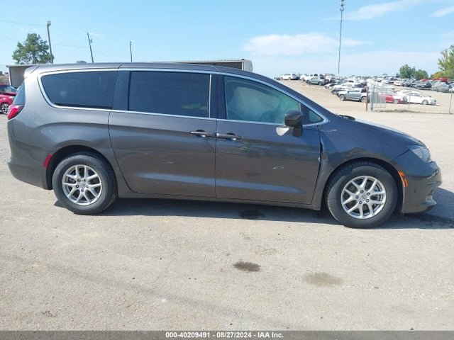 2C4RC1CG8MR555139 Chrysler Voyager Lx