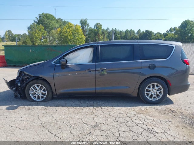2C4RC1CG8MR555139 Chrysler Voyager Lx