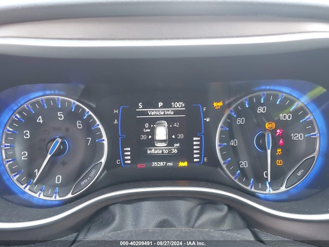 2C4RC1CG8MR555139 Chrysler Voyager Lx