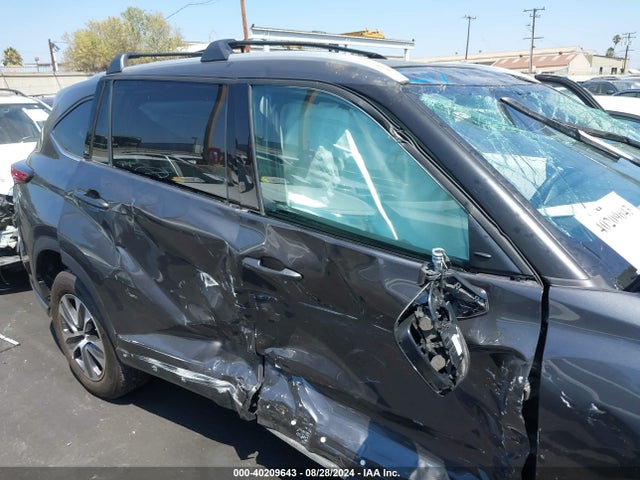 Toyota Highlander Xle 2022 5TDHZRAH4NS125007 Image 21
