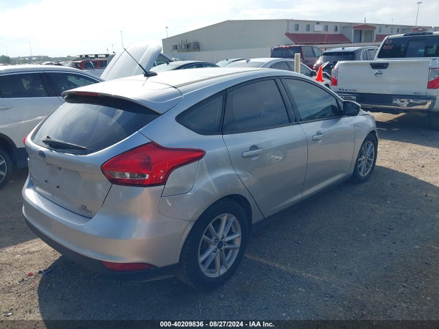 Ford FOCUS SE 2016 1FADP3K22GL293394 Image 4