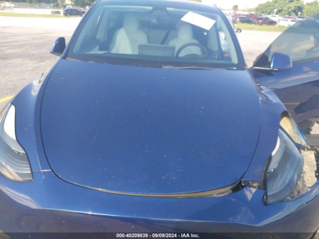 2021 TESLA MODEL Y 5YJYGDEF0MF124490 Photo 9