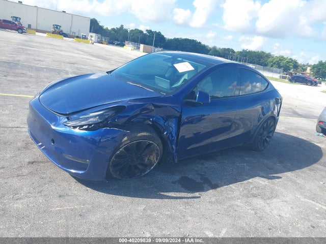 2021 TESLA MODEL Y 5YJYGDEF0MF124490 Photo 1