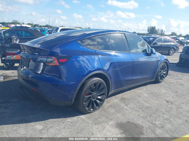 2021 TESLA MODEL Y 5YJYGDEF0MF124490 Photo 3