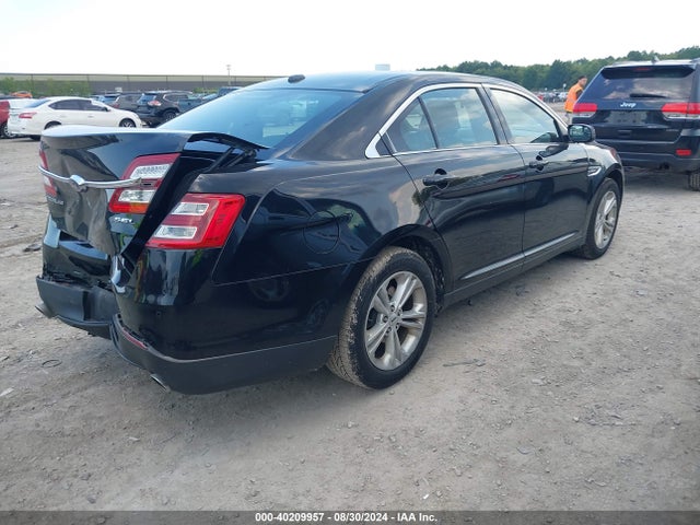 Ford TAURUS SEL 2018 1FAHP2E82JG117828 Image 4