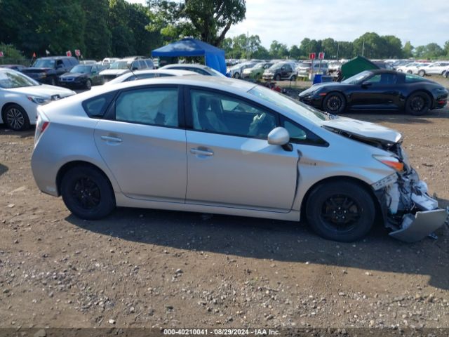 JTDKN3DUXF1872973 Toyota Prius Four