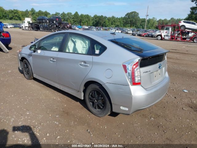 JTDKN3DUXF1872973 Toyota Prius Four