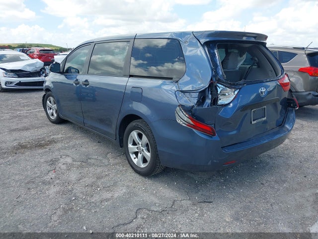 Toyota Sienna L 7 Passenger 2017 5TDZZ3DC1HS784684 Image 3
