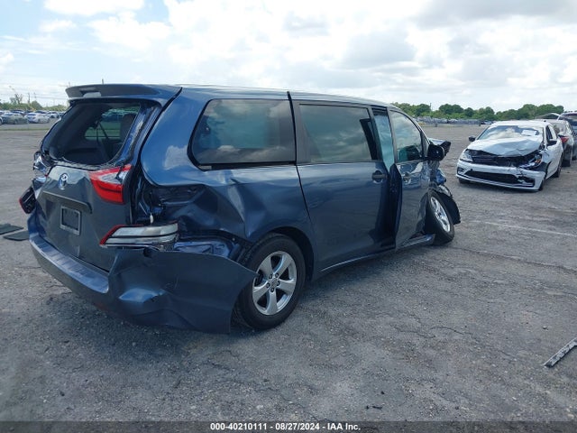 Toyota Sienna L 7 Passenger 2017 5TDZZ3DC1HS784684 Image 4