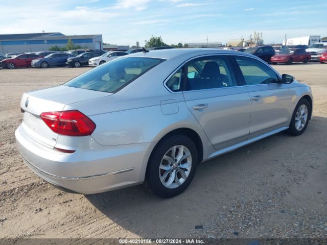 1VWAS7A39GC053656 Volkswagen Passat 1.8t S