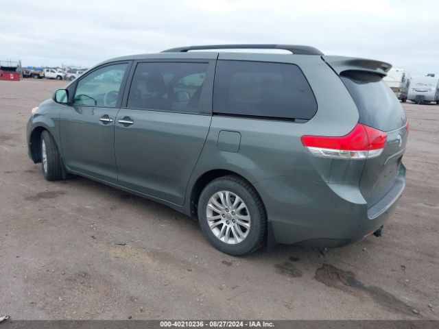 2014 TOYOTA SIENNA 5TDYK3DC9ES416930 Photo 2