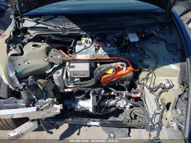 2024 TESLA MODEL 3 5YJ3E1EA2RF749483 Photo 9
