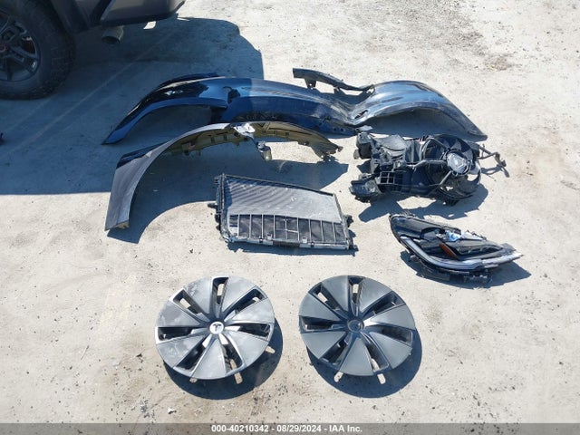 Tesla Model 3 Rear-wheel Drive 2024 5YJ3E1EA2RF749483 Image 12