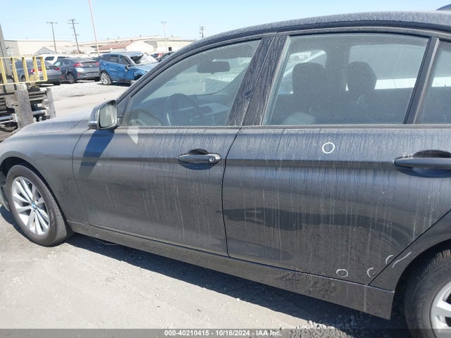 BMW 320i 2018 WBA8E1G54JNU88902 Image 15