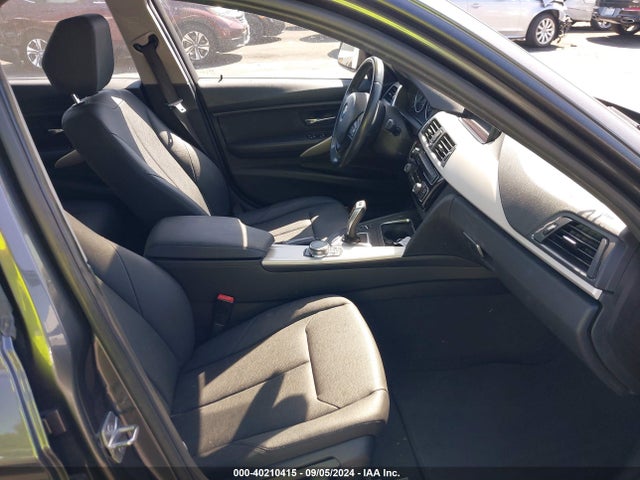 BMW 320i 2018 WBA8E1G54JNU88902 Image 5