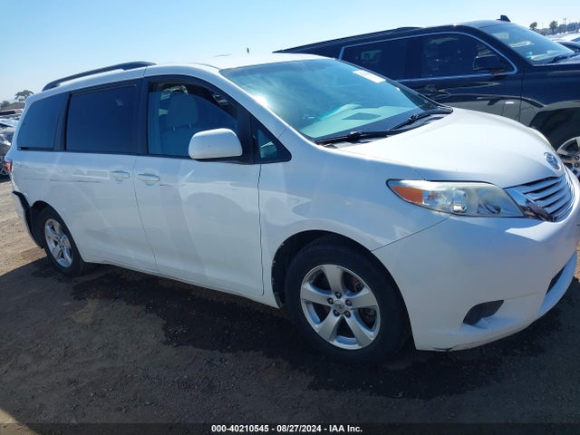 Toyota Sienna Le 8 Passenger 2017 5TDKZ3DC5HS803075 Image 13