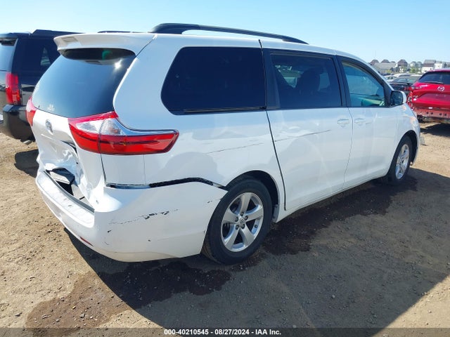 Toyota Sienna Le 8 Passenger 2017 5TDKZ3DC5HS803075 Image 4