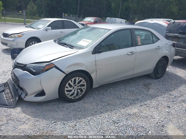 Toyota COROLLA LE 2018 2T1BURHE7JC989956 Image 2