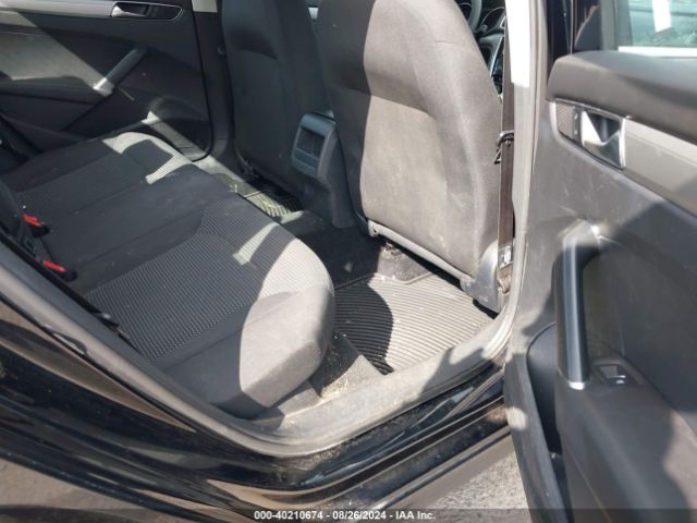 1VWAT7A36HC025392 Volkswagen Passat 1.8t S