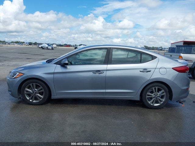 Hyundai ELANTRA SE 2017 5NPD84LFXHH155364 Image 15
