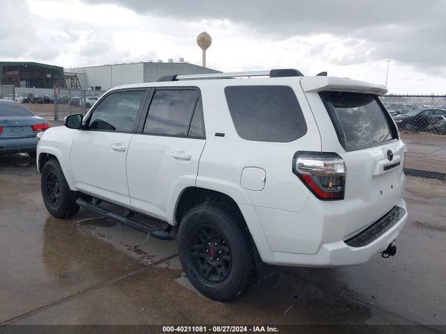 Toyota 4RUNNER SR5 2023 JTEEU5JR5P5289115 Image 3