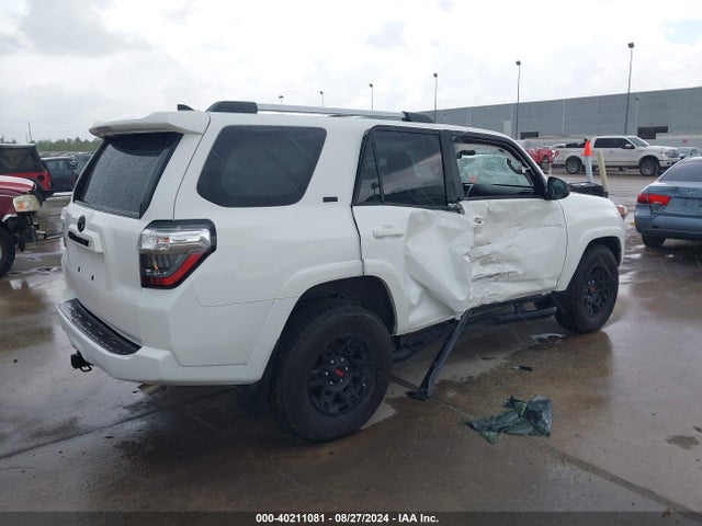 Toyota 4RUNNER SR5 2023 JTEEU5JR5P5289115 Image 4